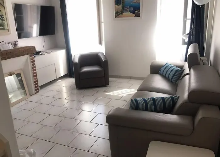 La Petite Oasis, Newly Renovated